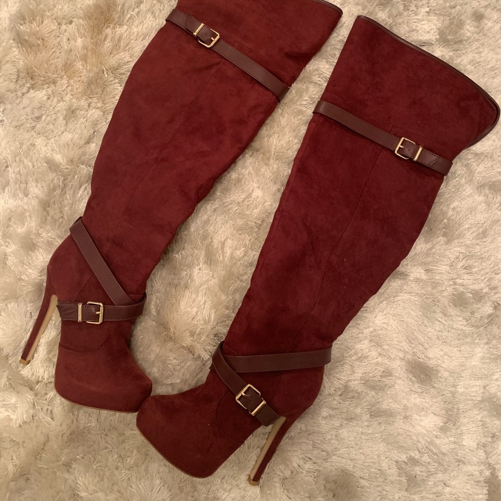 Over the knee boots - Picture 2 of 4